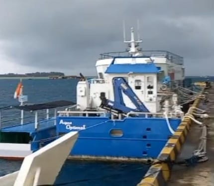 Ombak besar di Laut Jawa, pelayaran kapal ke Karimunjawa dihentikan sementara Ombak besar di Laut Jawa, pelayaran kapal ke Karimunjawa dihentikan sementara