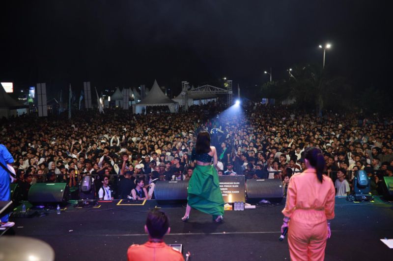 Sebanyak 17.518 wisatawan berlibur Tahun Baru 2025 di Mandalika