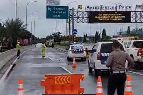 Terendam banjir, Satlantas rekayasa lalin di Jakut