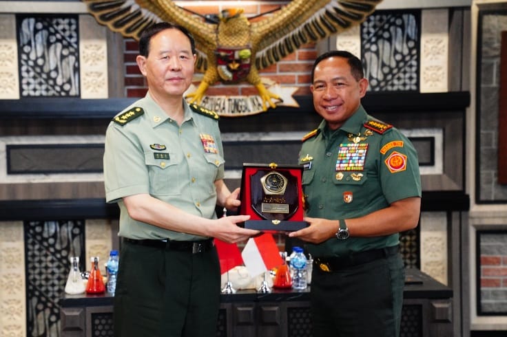 Panglima TNI terima kunjungan kehormatan kepala staf gabungan angkatan bersenjata RRT Panglima TNI terima kunjungan kehormatan kepala staf gabungan angkatan bersenjata RRT