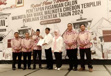 KPU tetapkan Edo-Farida sebagai Wali Kota dan Wakil Wali Kota Cirebon KPU tetapkan Edo-Farida sebagai Wali Kota dan Wakil Wali Kota Cirebon