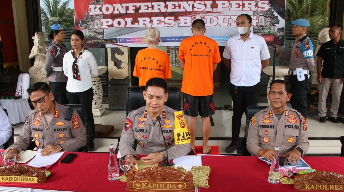 Polres Badung tahan dua tersangka WNA Rusia kasus dugaan TPPO Polres Badung tahan dua tersangka WNA Rusia kasus dugaan TPPO