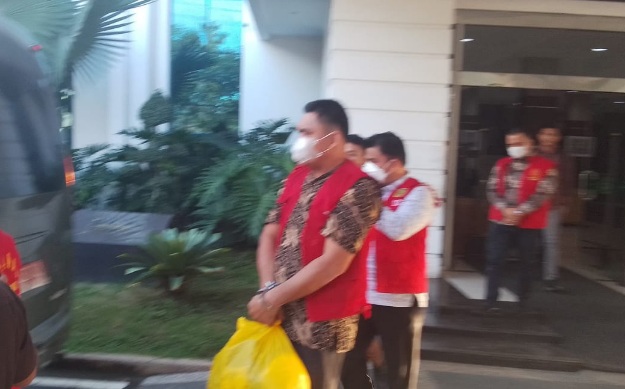 Kejati Sumut tahan lima tersangka dugaan korupsi seleksi PPPK guru di Langkat Kejati Sumut tahan lima tersangka dugaan korupsi seleksi PPPK guru di Langkat