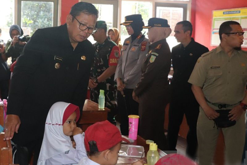 Pemkot Sukabumi terapkan makan bergizi gratis di empat SD Pemkot Sukabumi terapkan makan bergizi gratis di empat SD