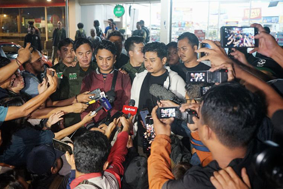 Keluarga korban mengaku emosional lihat pelaku penembakan
