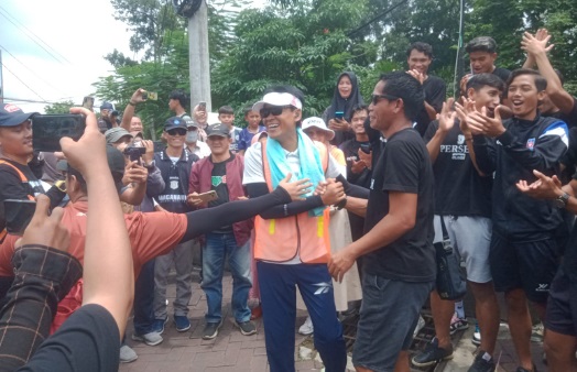 Tempuh jarak 540 km, anggota DPR jalan kaki dari Senayan ke Boyolali Tempuh jarak 540 km, anggota DPR jalan kaki dari Senayan ke Boyolali