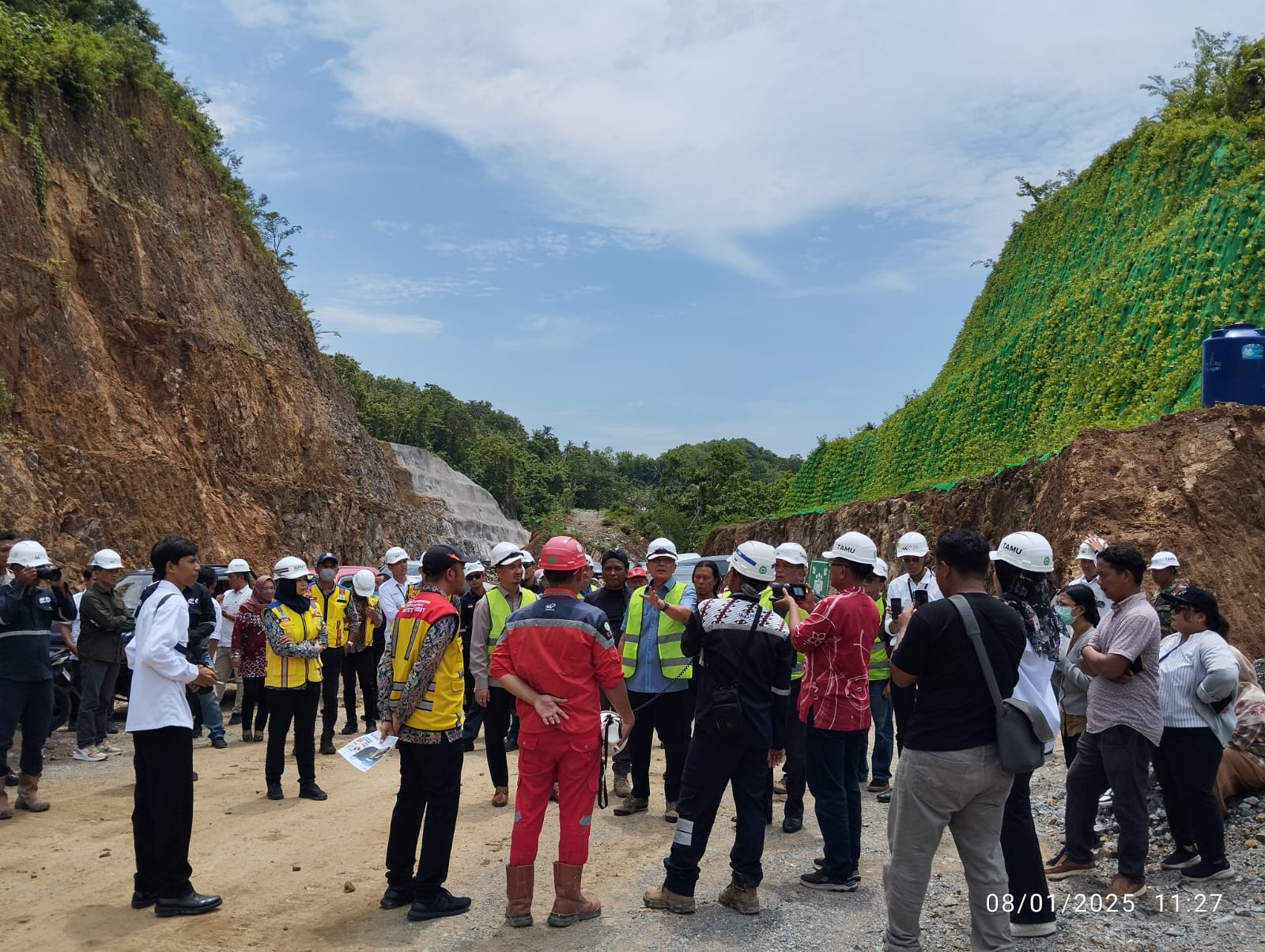 Luapan lumpur proyek JJLS ganggu warga, komisi C DPRD DIY minta Satker antisipasi Luapan lumpur proyek JJLS ganggu warga, komisi C DPRD DIY minta Satker antisipasi