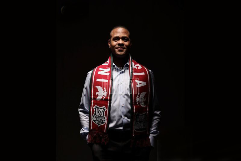Setumpuk tugas di meja kerja Patrick Kluivert