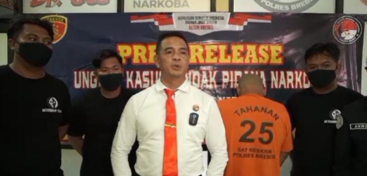 Satresnarkoba Polres Brebes amankan pembuat tembakau sintetis