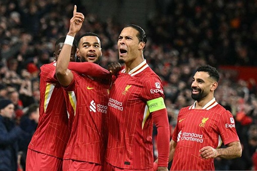 Liverpool masih tempati posisi pertama klasemen Liverpool masih tempati posisi pertama klasemen