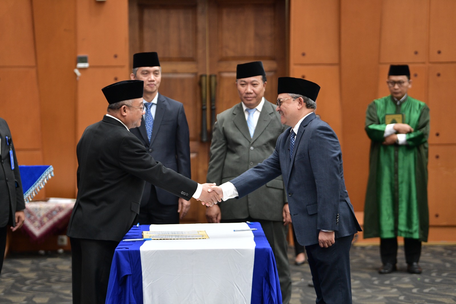 E. Aminudin Aziz resmi dilantik sebagai Kepala Perpustakaan Nasional Republik Indonesia (Perpusnas) E. Aminudin Aziz resmi dilantik sebagai Kepala Perpustakaan Nasional Republik Indonesia (Perpusnas)