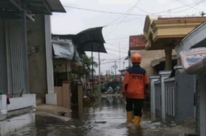BNPB: Tim gabungan tangani 3.987 warga korban banjir rob di Tegal BNPB: Tim gabungan tangani 3.987 warga korban banjir rob di Tegal