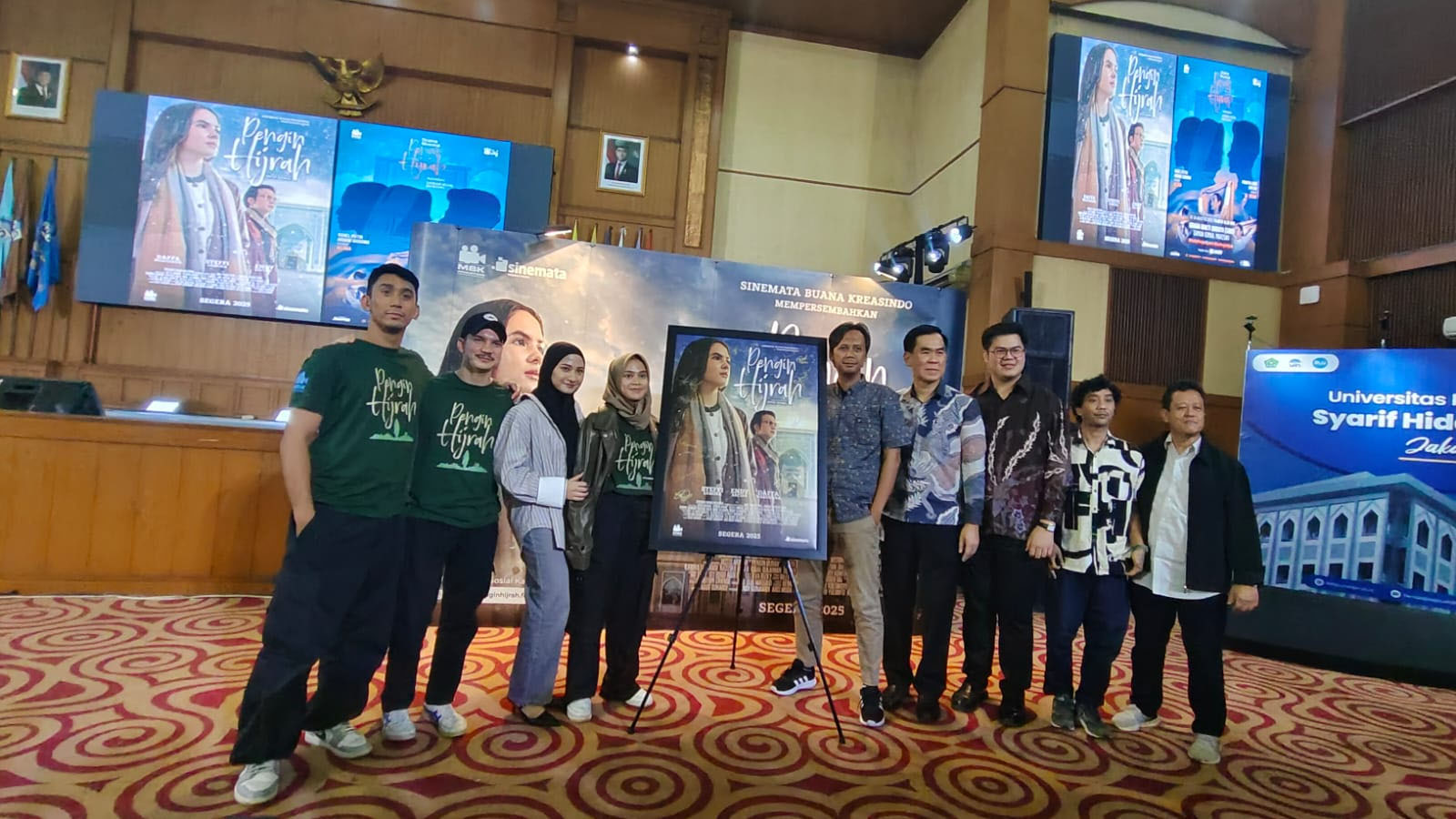 Pengin Hijrah, sebuah film berbalut drama musikal, roman di Negeri Uzbekistan Pengin Hijrah, sebuah film berbalut drama musikal, roman di Negeri Uzbekistan