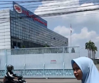 Mobil operasional direksi PT Sritex disita Kejagung, buruh resah haknya tak dibayar Mobil operasional direksi PT Sritex disita Kejagung, buruh resah haknya tak dibayar