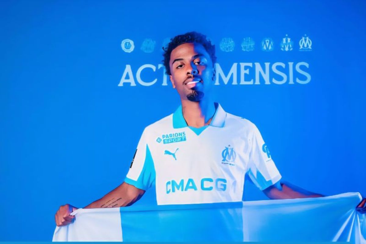 Olympique Marseille resmi rekrut eks gelandang MU Angel Gomes Olympique Marseille resmi rekrut eks gelandang MU Angel Gomes