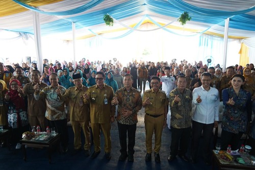 Luncurkan GENTING Menteri Wihaji bedah rumah keluarga rentan