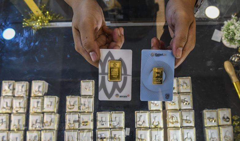 Harga emas di Pegadaian hari ini kompak merosot hingga Rp32.000/gram