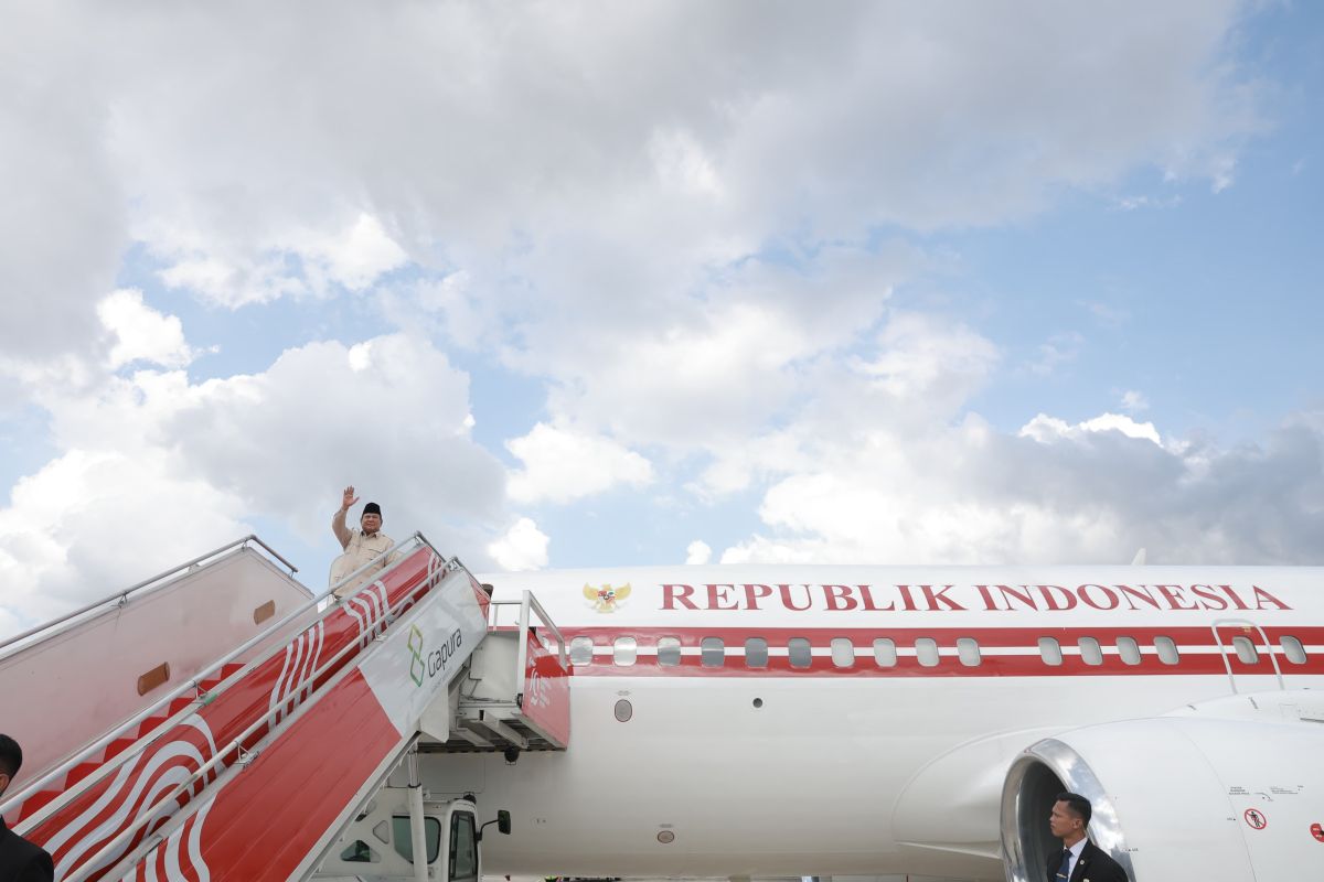 Presiden Prabowo disambut dentuman meriam salvo di Jeddah Presiden Prabowo disambut dentuman meriam salvo di Jeddah