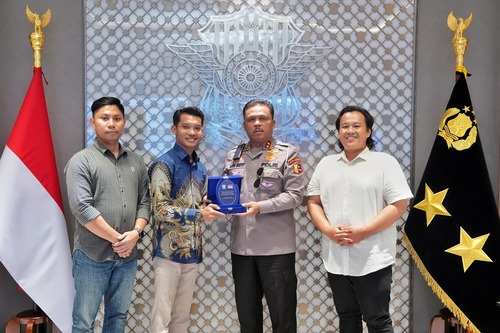 Kakorlantas Polri dapat Penghargaan dari BEM Nusantara