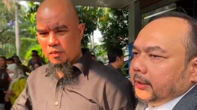 Ahmad Dhani datangi Polda Metro Jaya karena anaknya diduga dibully Ahmad Dhani datangi Polda Metro Jaya karena anaknya diduga dibully