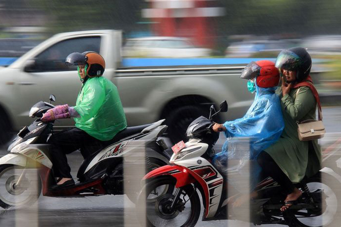 Cuaca di kota-kota besar diprakirakan berawan hingga hujan ringan Cuaca di kota-kota besar diprakirakan berawan hingga hujan ringan