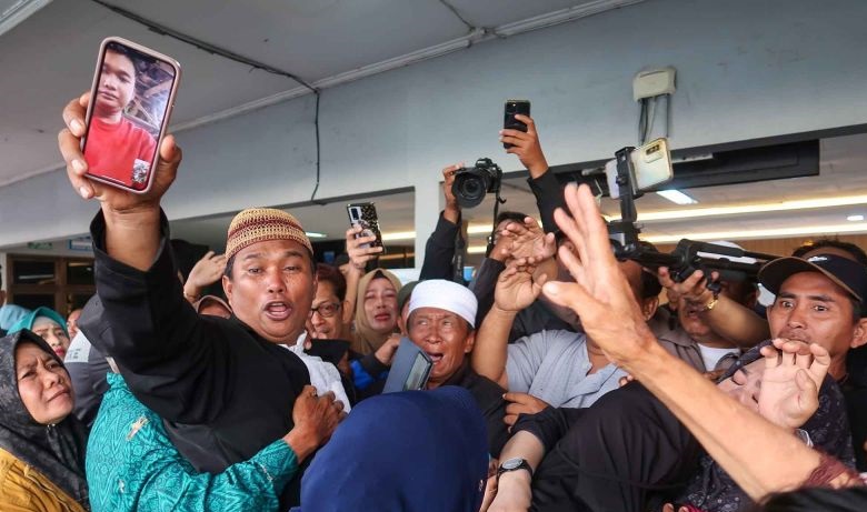 Seskab: Prabowo instruksikan penyelamatan korban KMP Tunu Pratama Jaya Seskab: Prabowo instruksikan penyelamatan korban KMP Tunu Pratama Jaya