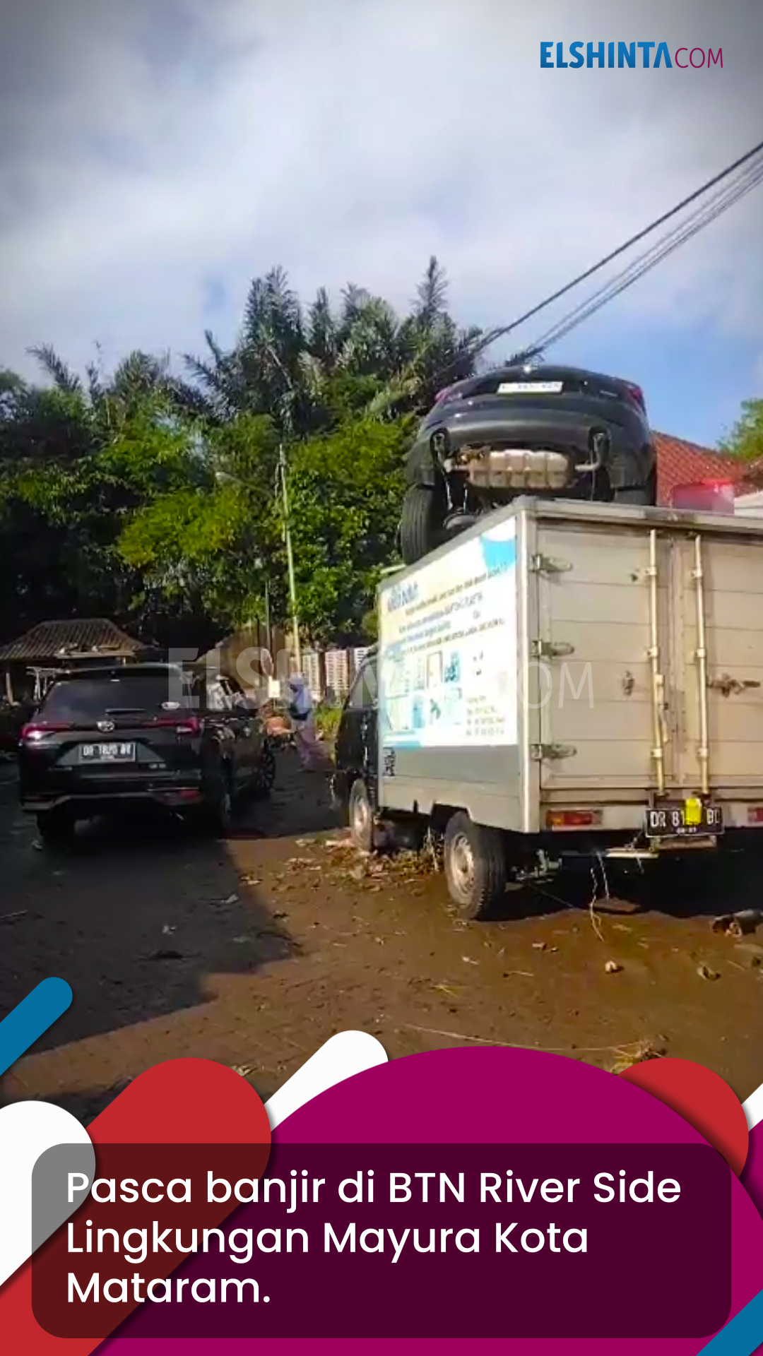 Pasca banjir di BTN River Side Lingkungan Mayura Mataram. Pasca banjir di BTN River Side Lingkungan Mayura Mataram.