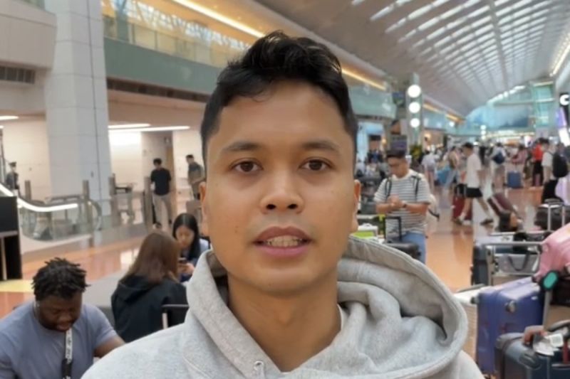 KBRI Tokyo sambut kedatangan skuad bulu tangkis di Haneda KBRI Tokyo sambut kedatangan skuad bulu tangkis di Haneda