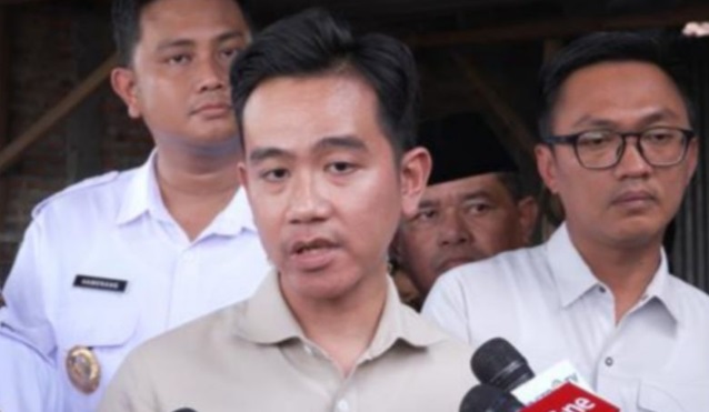 Gibran harap kopdes naungi pedagang dan produsen kain lurik di Klaten Gibran harap kopdes naungi pedagang dan produsen kain lurik di Klaten