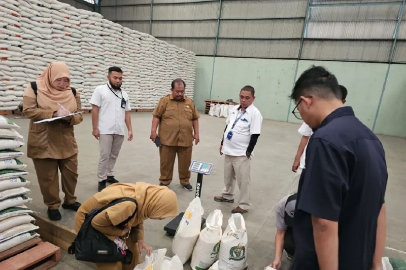 Wali KotaTangerang tugasi kadis pantau distribusi bahan pokok di pasar Wali KotaTangerang tugasi kadis pantau distribusi bahan pokok di pasar