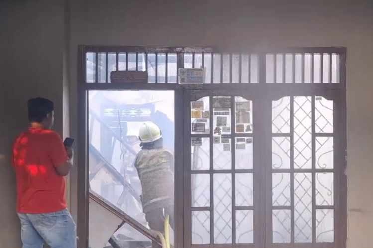 Penyebab kebakaran rumah di Pulogebang Jaktim diduga dari kompor Penyebab kebakaran rumah di Pulogebang Jaktim diduga dari kompor