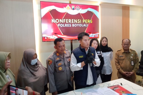 Terduga pelaku kekerasan terhadap empat anak di Boyolali diamankan petugas Terduga pelaku kekerasan terhadap empat anak di Boyolali diamankan petugas