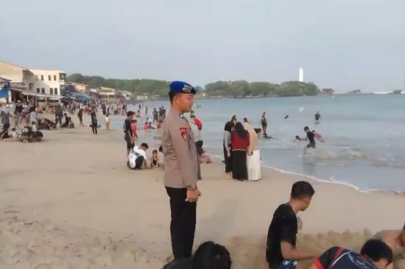 Satpolairud Garut patroli cegah kecelakaan laut saat libur sekolah Satpolairud Garut patroli cegah kecelakaan laut saat libur sekolah
