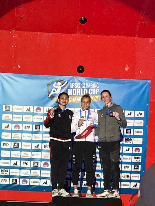Medali perak Desak Made di IFSC Climbing World Cup Chamonix