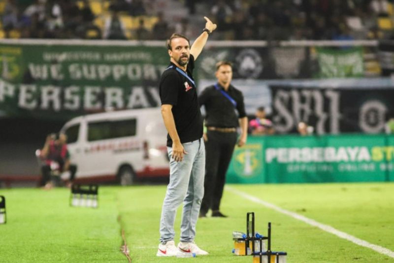 Pelatih Persija tak beri garansi posisi untuk Gustavo atau Eksel Pelatih Persija tak beri garansi posisi untuk Gustavo atau Eksel