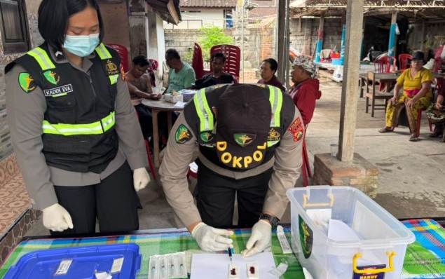 Polres Jembrana ambil sampel DNA keluarga diduga korban KMP Tunu Polres Jembrana ambil sampel DNA keluarga diduga korban KMP Tunu