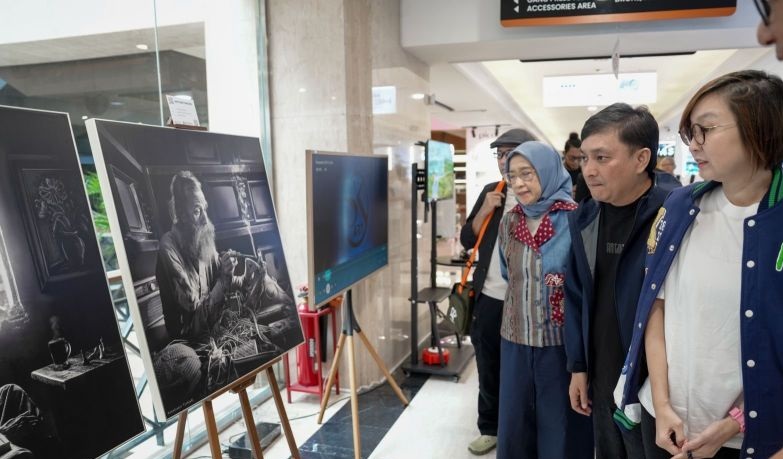 Wamenekraf dorong fotografer lokal percaya diri pamer karya ke publik Wamenekraf dorong fotografer lokal percaya diri pamer karya ke publik