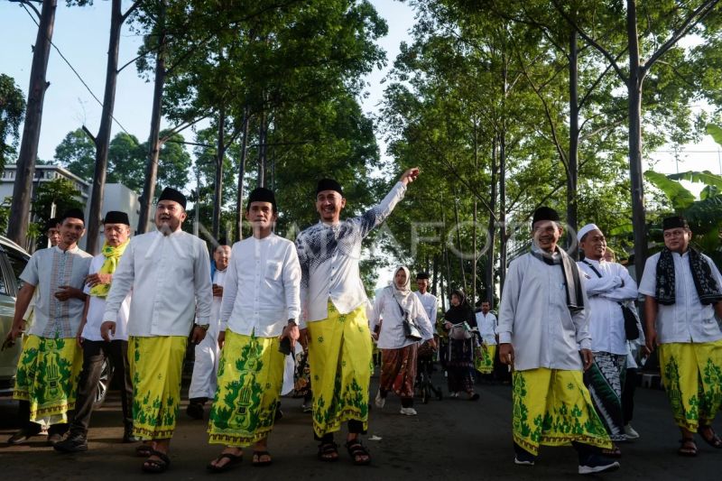 Jalan sehat sarungan Kota Tangerang upaya lestarikan warisan budaya