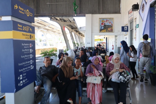 Pariaman Ekspres, bawa Anda wisata menyusuri alam dan budaya Pesisir Minangkabau Pariaman Ekspres, bawa Anda wisata menyusuri alam dan budaya Pesisir Minangkabau