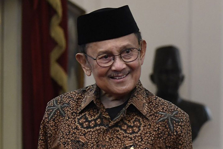 2 Juli 1980: BJ Habibie pimpin Dewan Riset Nasional, dorong lahirnya industri strategis 2 Juli 1980: BJ Habibie pimpin Dewan Riset Nasional, dorong lahirnya industri strategis