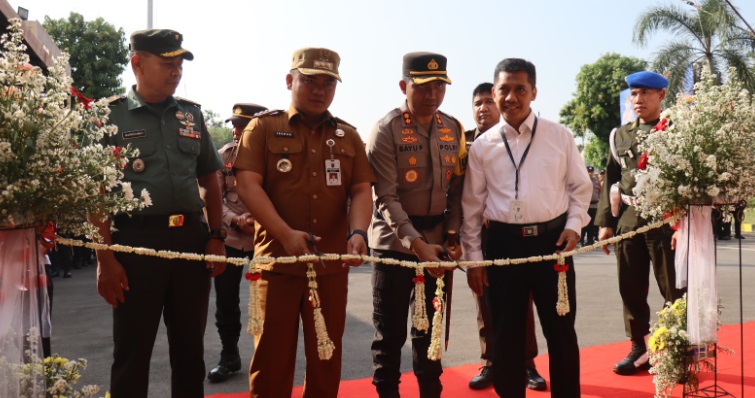 Bupati apresiasi Polres Tegal hadirkan Ruang SPKT dan Call Center 110 Bupati apresiasi Polres Tegal hadirkan Ruang SPKT dan Call Center 110Â