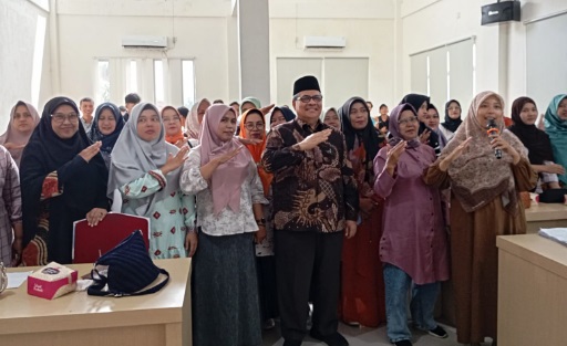 Ketua DPRD Sumbar ajak pelaku UMKM bangun usaha berbasis nilai religius Ketua DPRD Sumbar ajak pelaku UMKM bangun usaha berbasis nilai religius