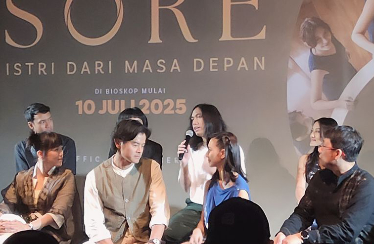 Lagu tema film Sore: Istri dari Masa Depan diisi Barasuara Lagu tema film Sore: Istri dari Masa Depan diisi Barasuara