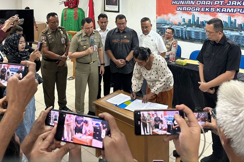 Sebagian warga Kampung Bayam tempati hunian pekerja JIS Sebagian warga Kampung Bayam tempati hunian pekerja JIS