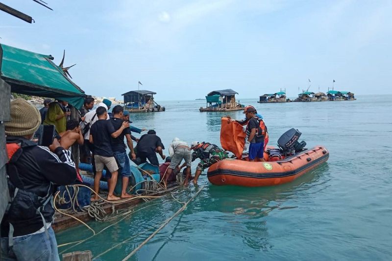 SAR temukan penambang timah tenggelam di Pantai Penganak SAR temukan penambang timah tenggelam di Pantai Penganak