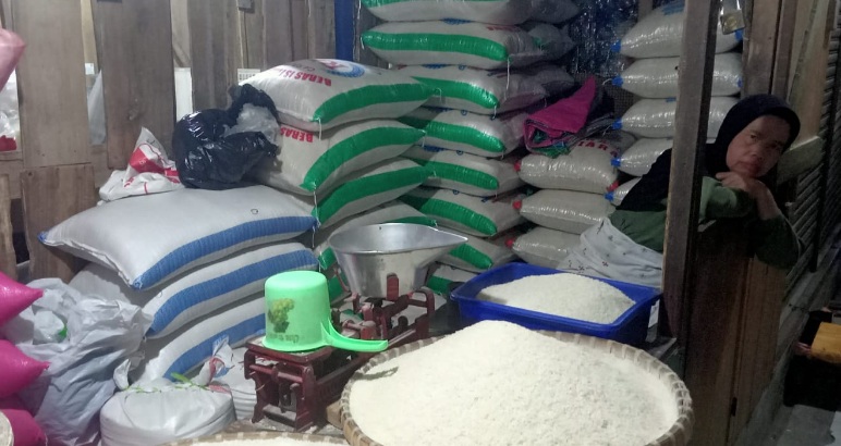 Pedagang di Salatiga keluhkan lesunya penjualan beras Pedagang di Salatiga keluhkan lesunya penjualan beras