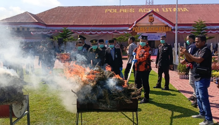 Polres Aceh Utara musnahkan puluhan pil ekstasi, ribuan gram ganja dan sabu Polres Aceh Utara musnahkan puluhan pil ekstasi, ribuan gram ganja dan sabu