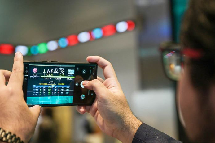 IHSG Selasa dibuka menguat 11,02 poin