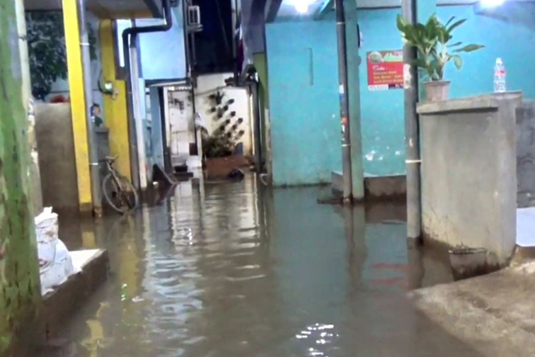 Banjir di Jakarta kembali meluas pada Selasa pagi Banjir di Jakarta kembali meluas pada Selasa pagi