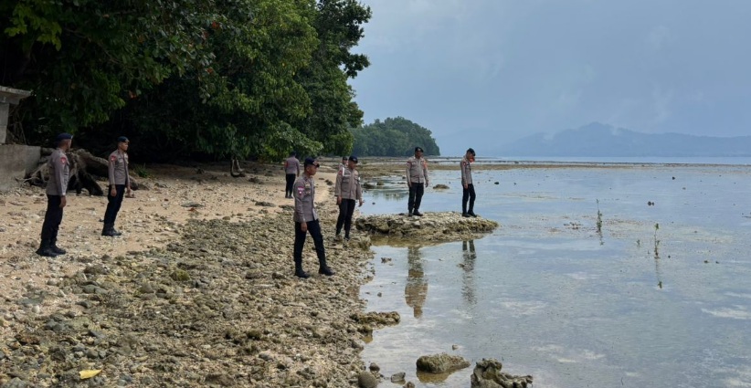 Personel Brimob Polda Sulut gelar patroli SAR di Talaud, imbau warga waspada potensi tsunami Personel Brimob Polda Sulut gelar patroli SAR di Talaud, imbau warga waspada potensi tsunami